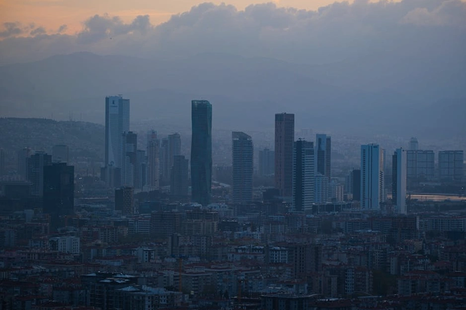 Mapa Evropy s vyznačenými body expanze a logistickými trasami